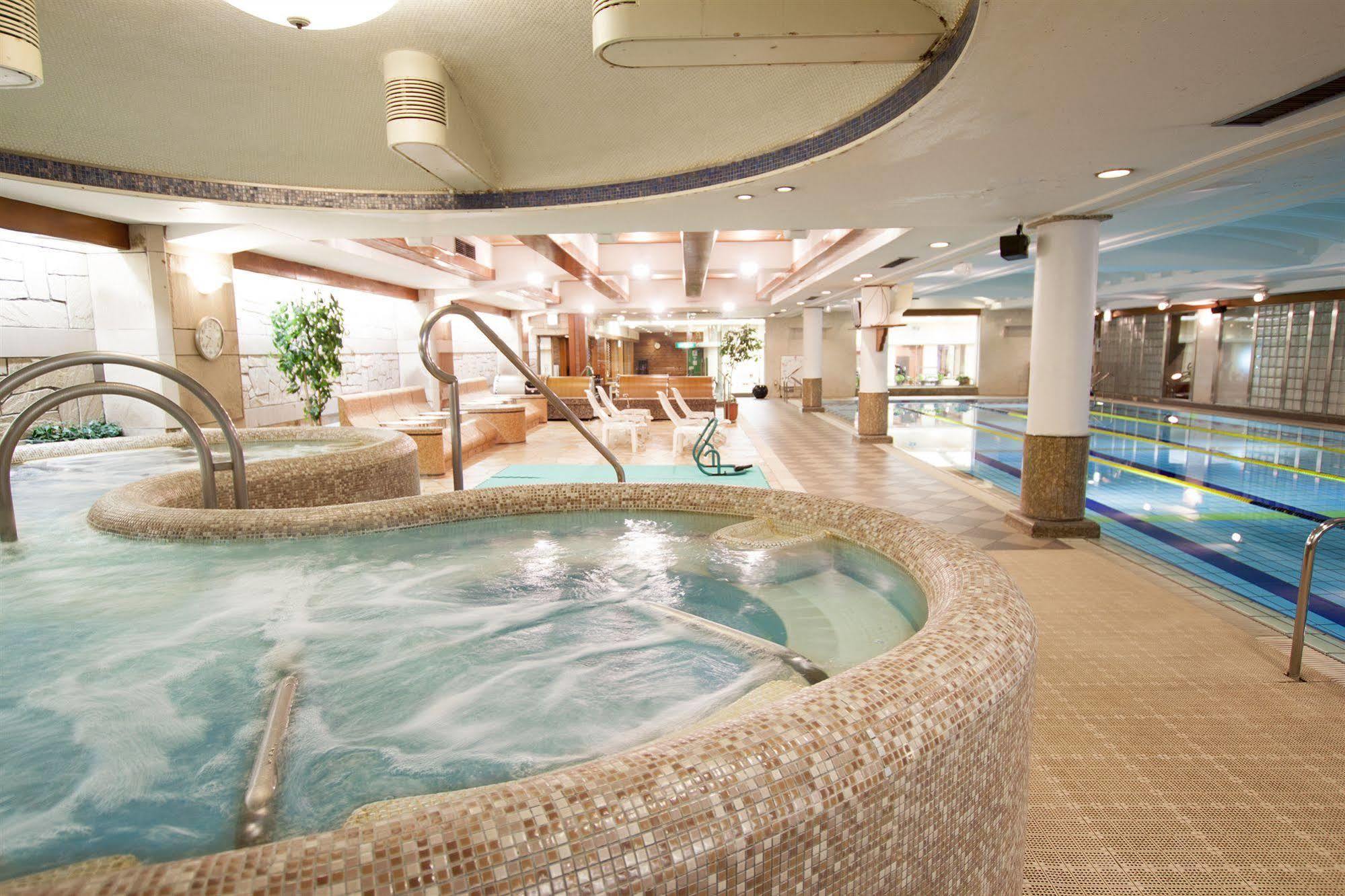 New Japan Capsule Hotel Cabana Ōsaka Exterior foto